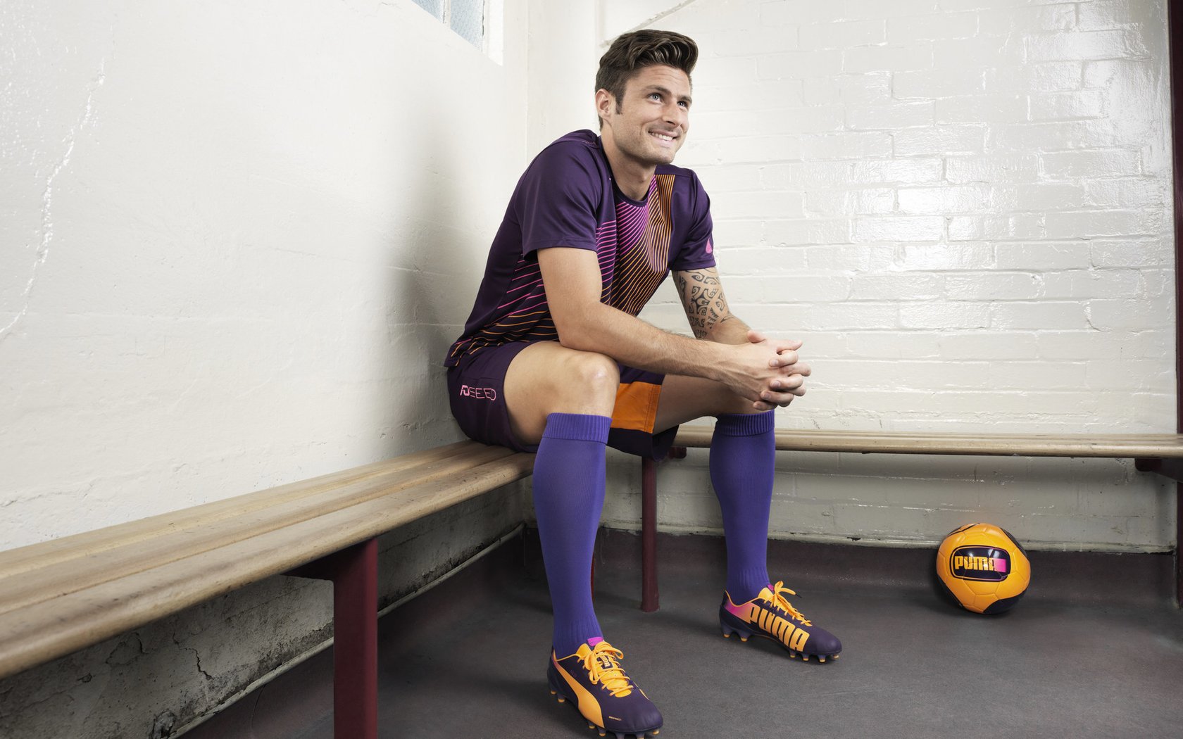 曼联4-2战胜布莱顿，姆伯莫双响，库尼亚首球，B费里程碑，曼联0-4